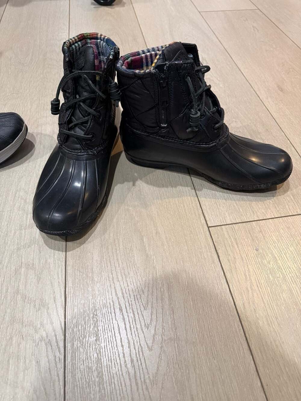 Sperry Saltwater Quilted Duck Rain Boots Womens 8 Black Lace Up